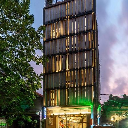 M Boutique Hostel Legian Kuta Lombok Eksteriør bilde