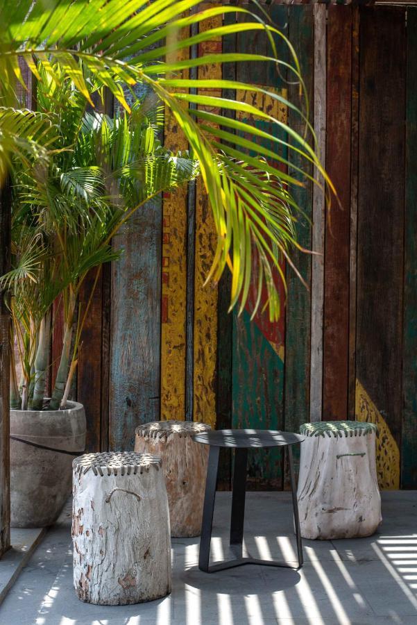 M Boutique Hostel Legian Kuta Lombok Eksteriør bilde