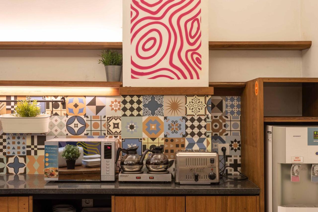 M Boutique Hostel Legian Kuta Lombok Eksteriør bilde